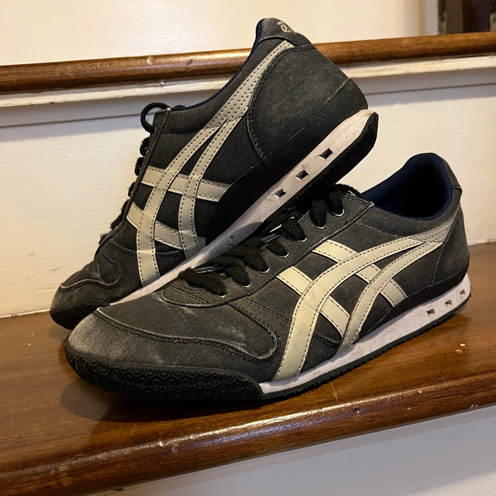 Onitsuka Tiger ASICS Ultimate 81 Sneakers gray canvas vegan
